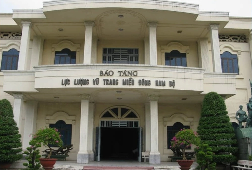 Bảo tàng Lực lượng Vũ trang Miền Đông Nam Bộ cách Chùa Từ Tân khoảng 3km