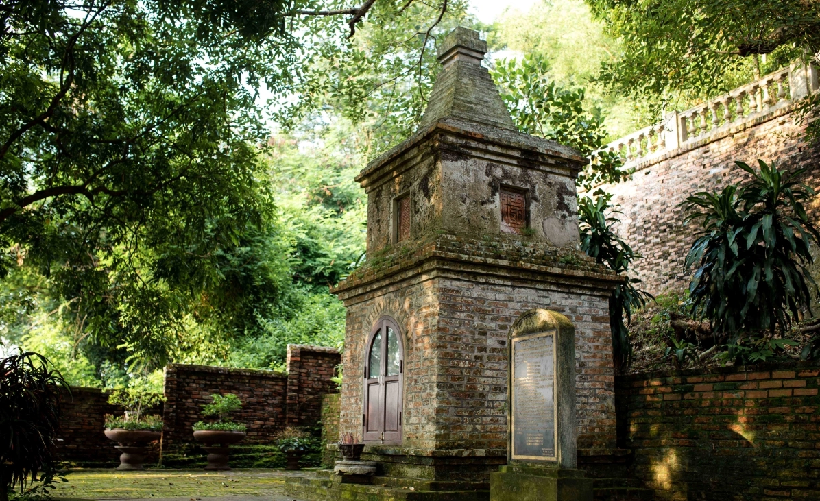 Bảo tháp Viên Tuệ linh thiêng thờ nhục thân Thiền sư Như Trí