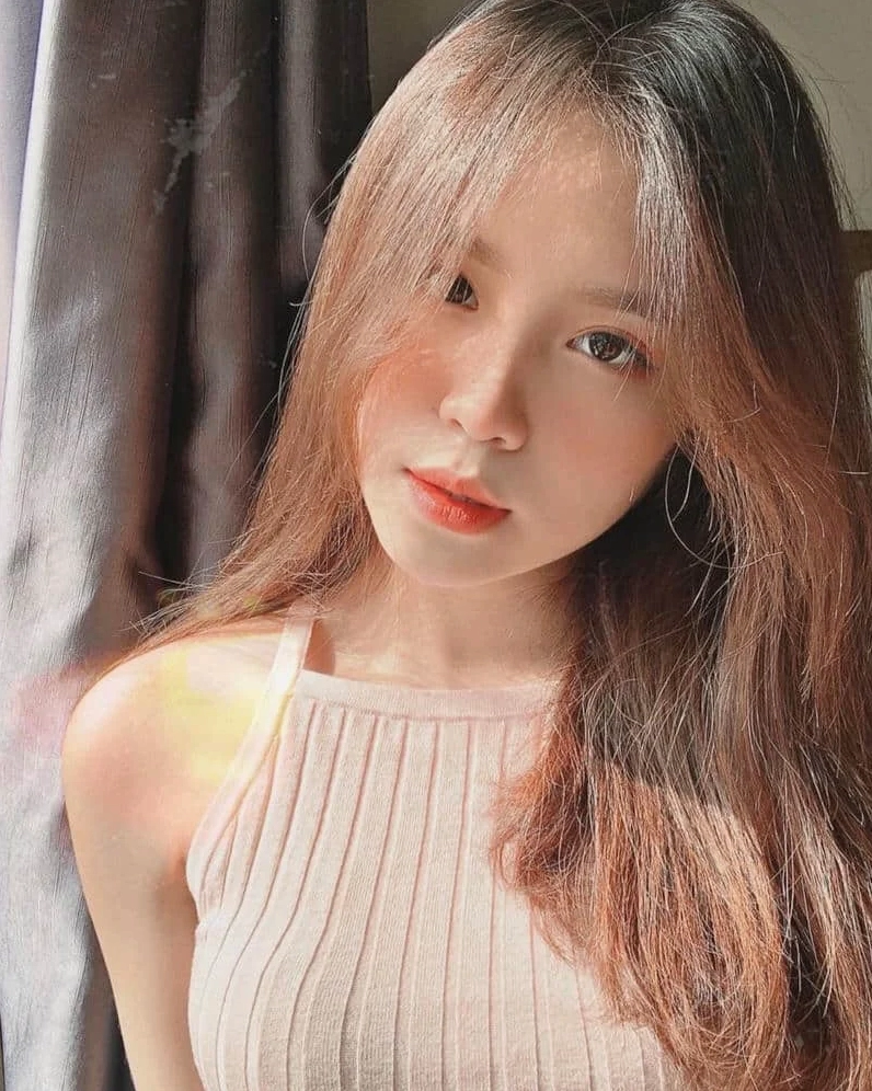 Biểu cảm chu môi phồng má siêu cute của thiếu nữ 2008