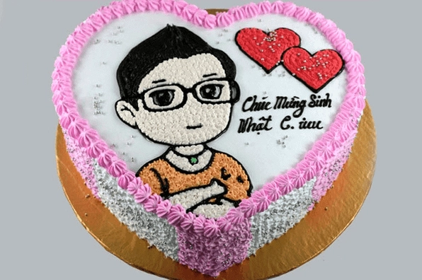 Bức ảnh chiếc bánh sinh nhật hình người bạn trai dễ thương mang thông điệp vô cùng ngọt ngào