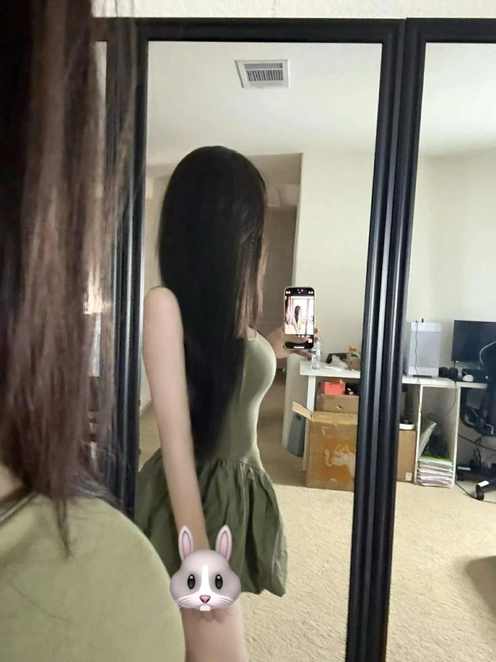 Bức ảnh gái xinh chụp hình trước gương được tìm kiếm nhiều nhất trên mạng