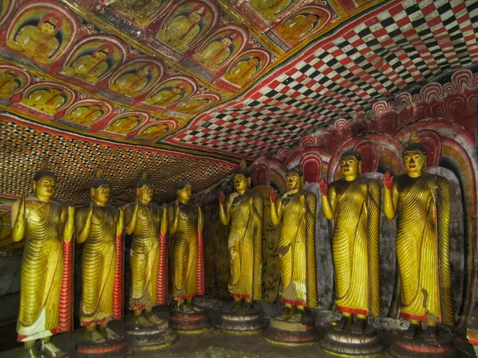 Bức bích họa cổ xưa tại đền hang động Dambulla mô tả cuộc đời Đức Phật