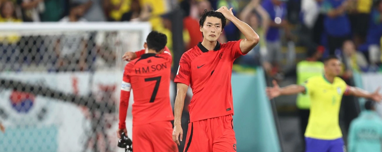 Các cầu thủ Hàn Quốc ăn mừng với niềm tự hào dân tộc