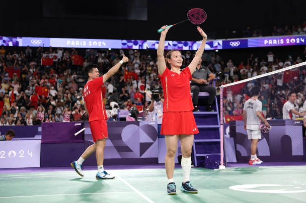 Cảm xúc bùng nổ của Zheng Siwei và Huang Yaqiong sau khi giành chiến thắng tại bán kết đôi nam nữ