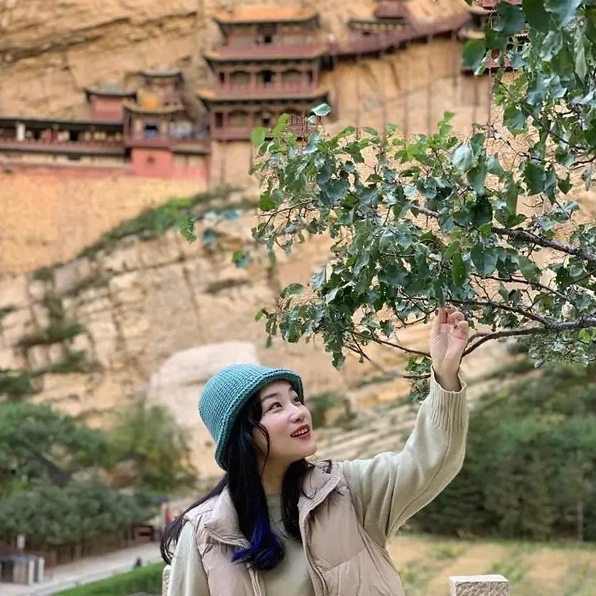 Cận cảnh nét chạm trổ tinh xảo tại không gian tham quan Huyền Không Tự