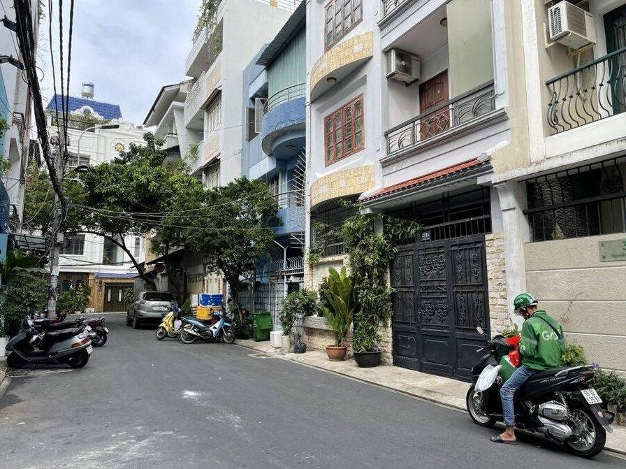 Cân nhắc về vị trí và địa thế của ngôi nhà để quay đầu xe ô tô dễ dàng