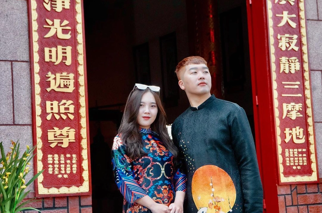 Chiếc bàn xoay kỳ bí thu hút sự tò mò của nhiều du khách thập phương