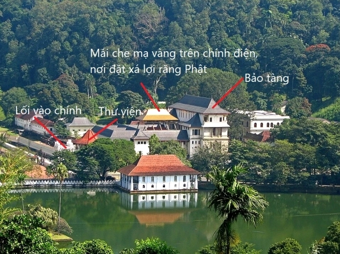 Chùa Răng Phật uy nghi tĩnh lặng nhìn từ phía mặt hồ trong xanh