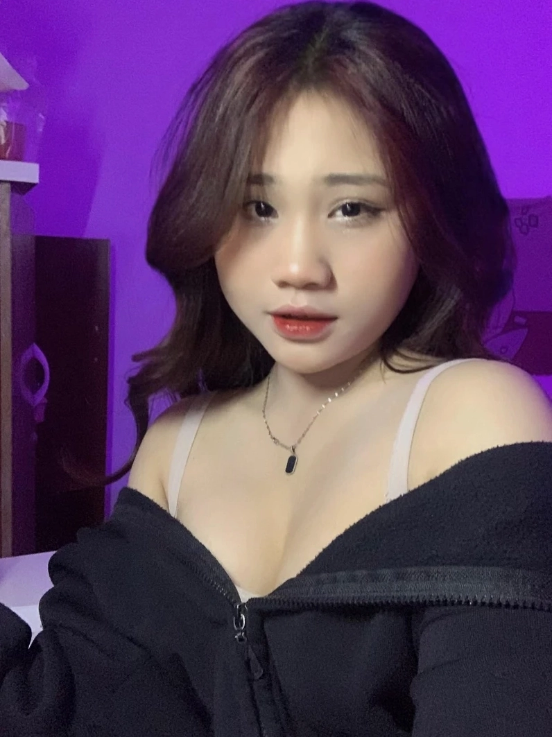 Cô gái 9x nổi bật trên mạng xã hội với phong cách chụp ảnh hiện đại