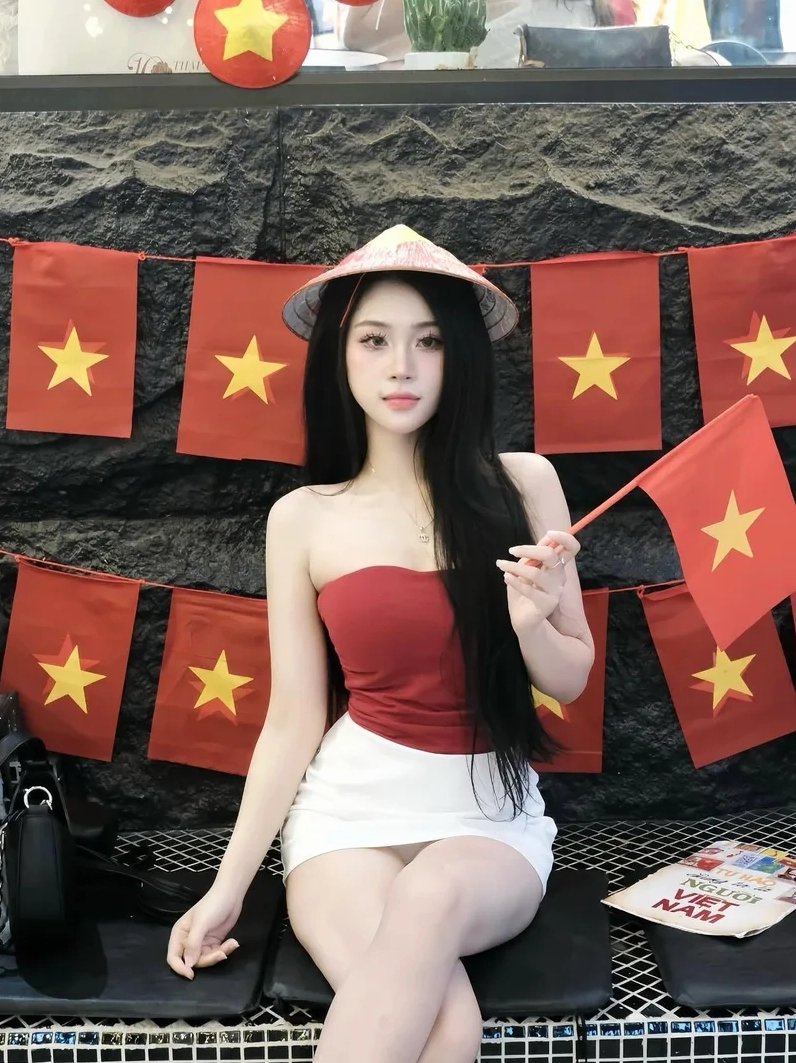 Cô gái nổi bật với nét mặt xinh xắn làm ảnh đại diện siêu đẹp