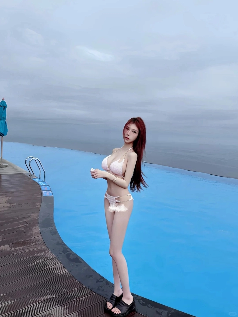 Cô gái thả hồn vào cơn gió biển mát rượi với bộ bikini đơn giản nhưng đầy sức hút