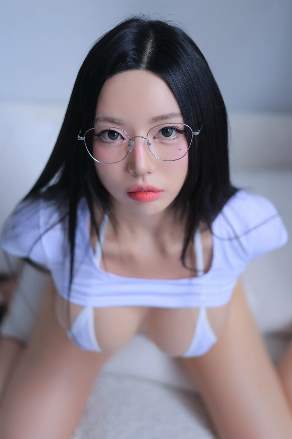 Cô gái xinh đẹp thu hút mọi ánh nhìn với phong cách hiện đại cá tính