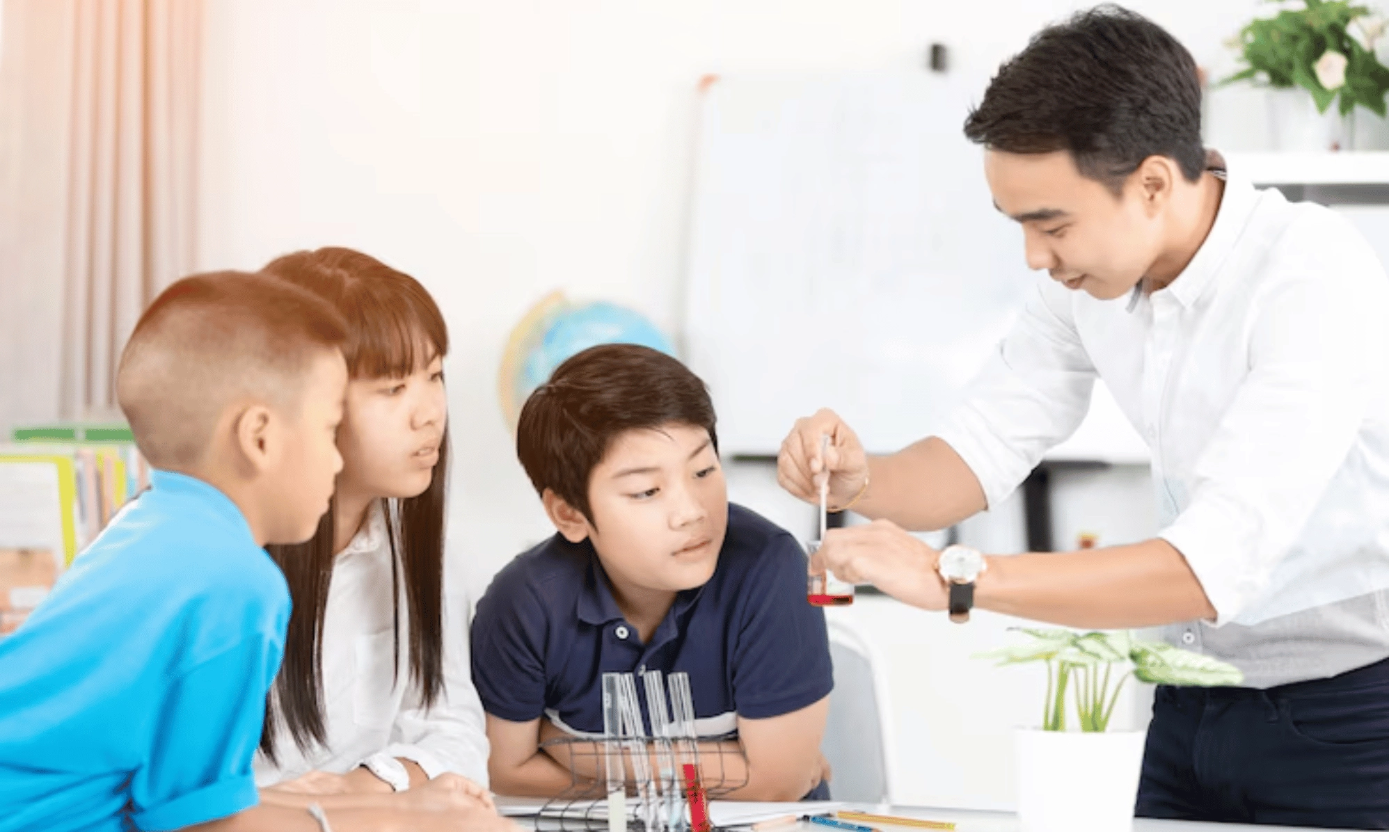 Cơ hội việc làm đa dạng cho sinh viên ngành Giáo dục chính trị sau khi ra trường