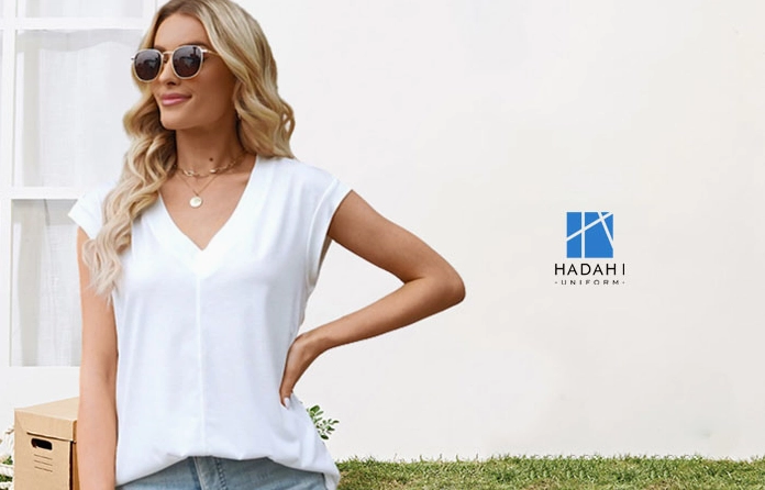 Cô nàng khoe chân dài miên man với phong cách mặc áo thun form rộng kiểu giấu quần sành điệu