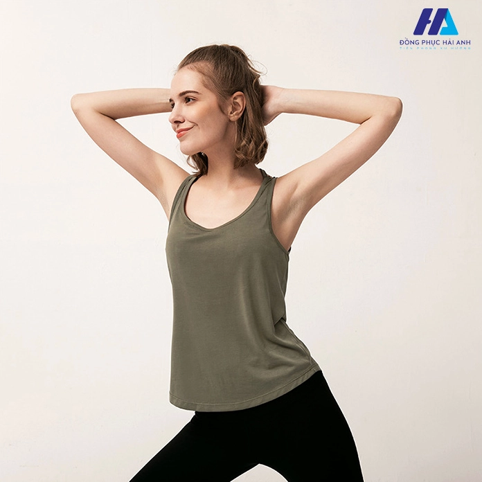Cô nàng lựa chọn trang phục tập yoga bền đẹp và thoải mái cho buổi tập hiệu quả