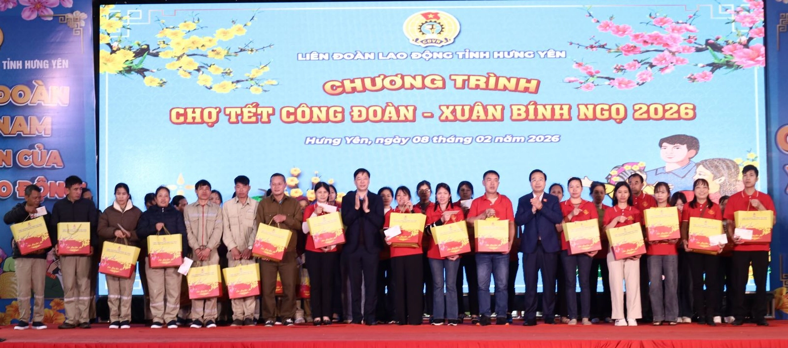 Công đoàn Hưng Yên Chợ Tết Công đoàn Xuân 2026 Ấm áp nghĩa tình cùng người lao động