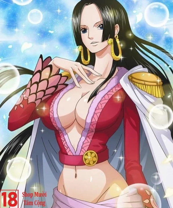 Cosplay Boa Hancock Nữ hoàng hải tặc One Piece vô cùng kiêu sa và gợi cảm