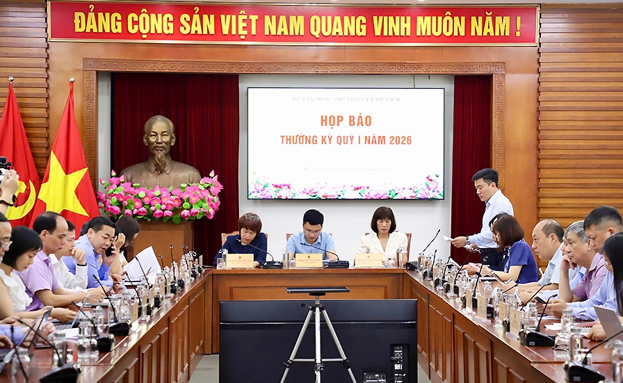 Đặc điểm sinh trưởng của giống gà nổi tiếng với đôi chân to xù xì ở Hưng Yên