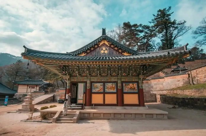 Điện Daebirojeon uy nghi tĩnh lặng ở Chùa Haeinsa Hàn Quốc