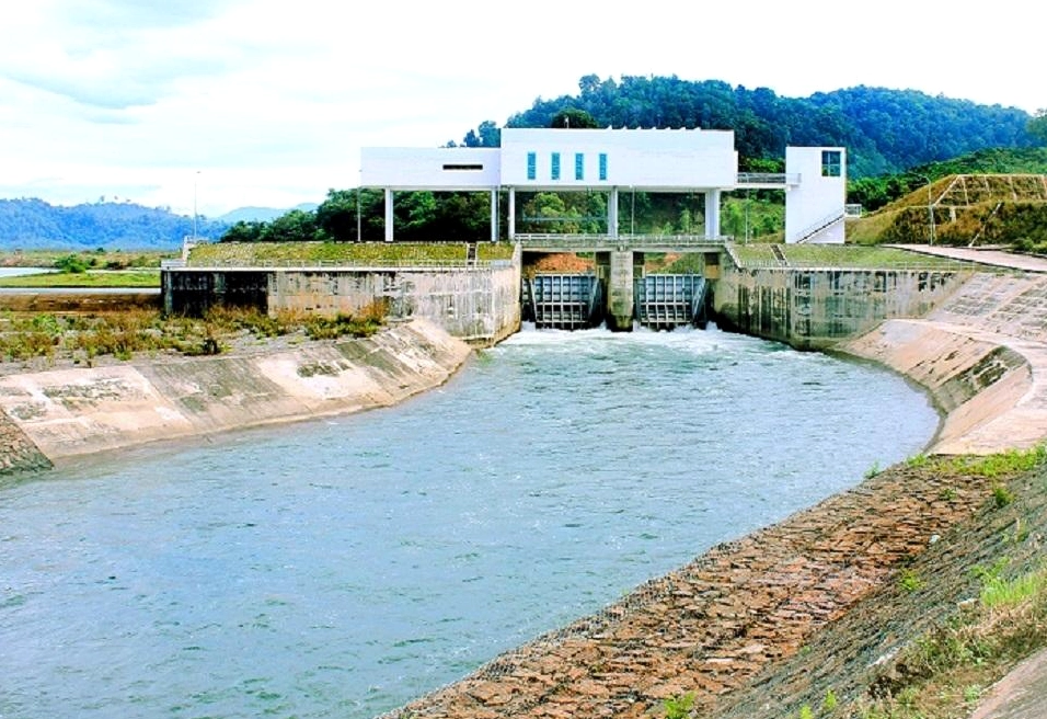 Đôn đốc triển khai thực hiện việc đăng ký cấp phép theo quy định của pháp luật về tài nguyên nước