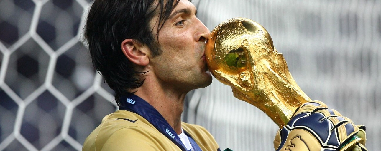 Dù ở góc độ nào Buffon vẫn luôn được nhớ đến như một trong những thủ môn xuất sắc nhất lịch sử