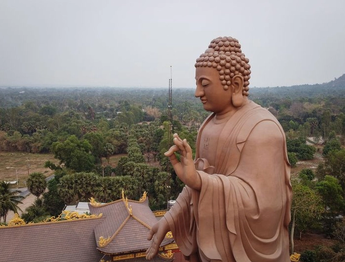 Đường nét điêu khắc tinh xảo mang đậm dấu ấn kiến trúc cổ truyền tại chùa