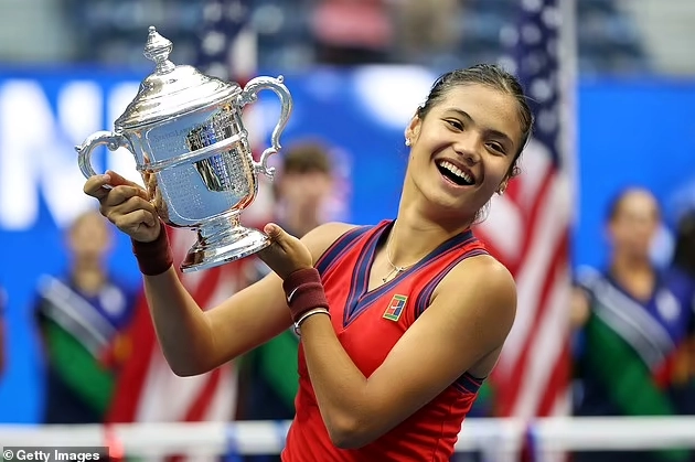 Emma Raducanu nhà vô địch US Open đang gặp khó khăn trong việc duy trì phong độ