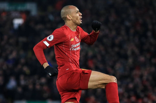 Fabinho ăn mừng bàn thắng vào lưới Manchester City