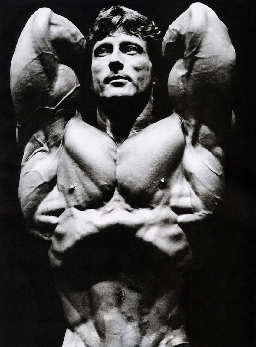 Frank Zane phô diễn hình thể với mức cân nặng thi đấu lý tưởng
