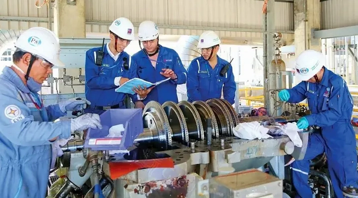Giai cấp công nhân là ai và vai trò lịch sử
