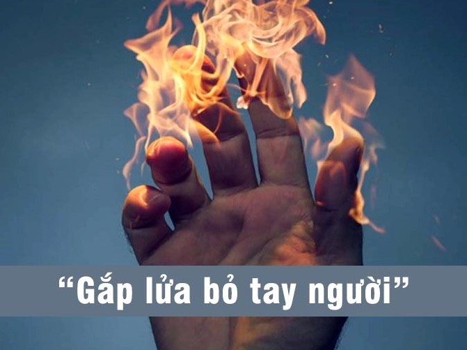 Giải thích ý nghĩa thành ngữ lửa gần rơm lâu ngày cũng bén 3