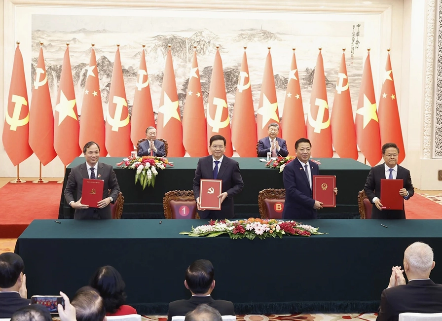 Giống gà nổi tiếng với đôi chân to xù xì ở Hưng Yên có tên gọi là gì