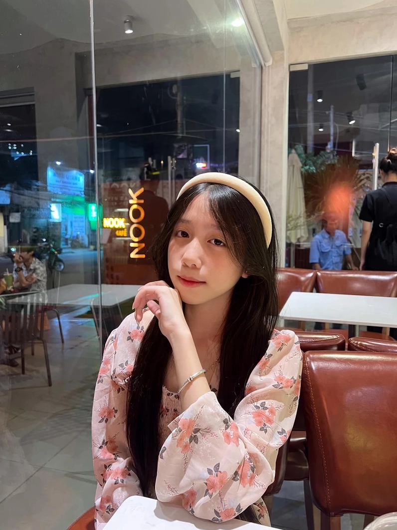 Gương mặt dễ thương và nụ cười ngọt ngào của mỹ nhân 9x