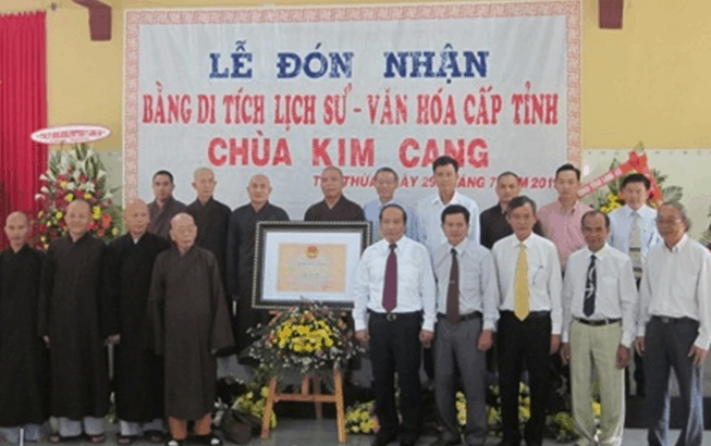 Hình ảnh buổi lễ trọng thể khi chùa Kim Cang đón nhận bằng di tích lịch sử cấp tỉnh