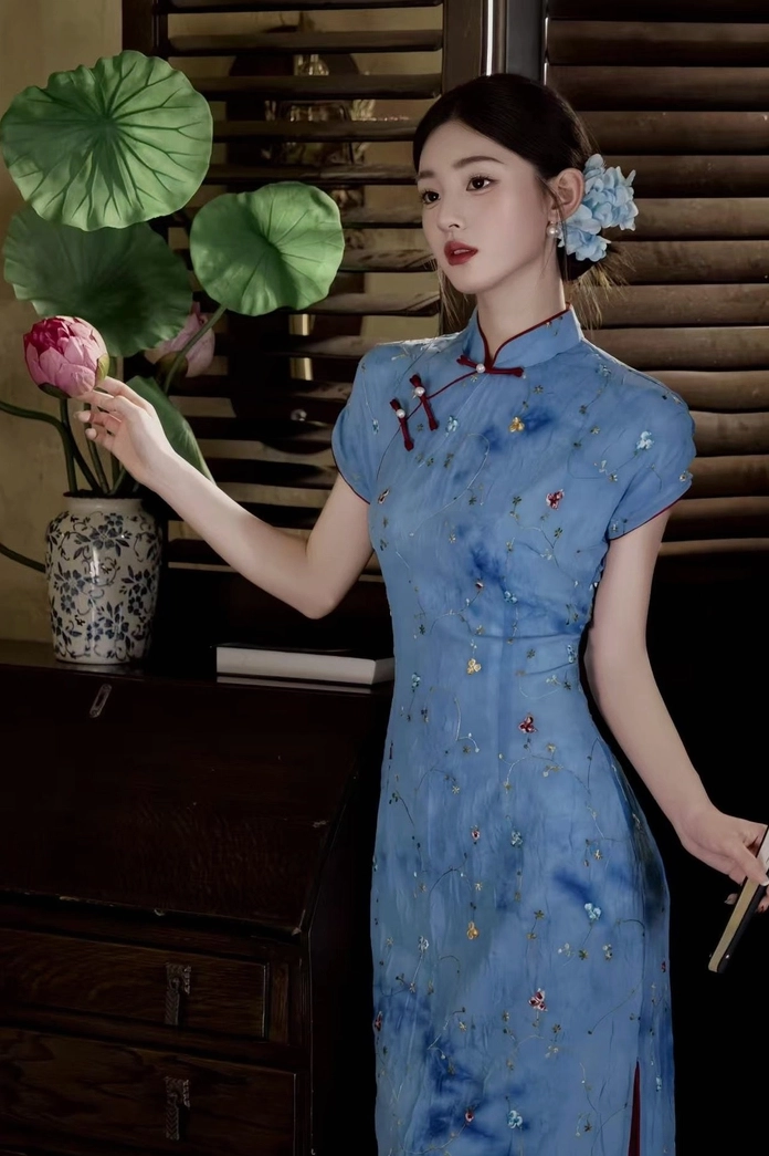 Hình ảnh cô gái diện sườn xám sang trọng quý phái đầy thu hút