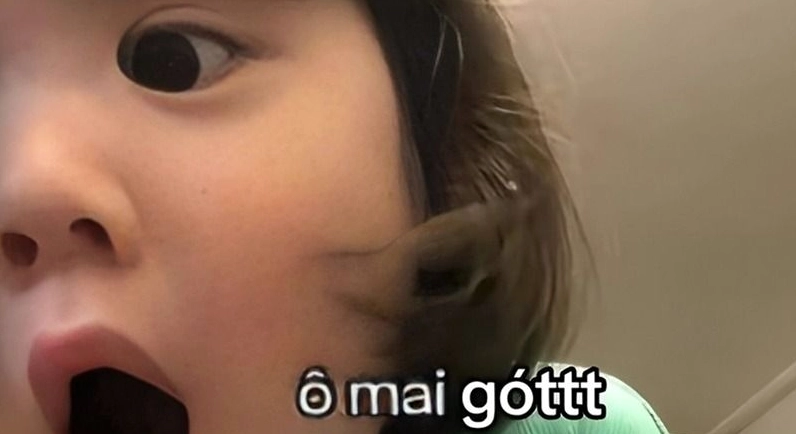 Hình ảnh cố lên meme em bé