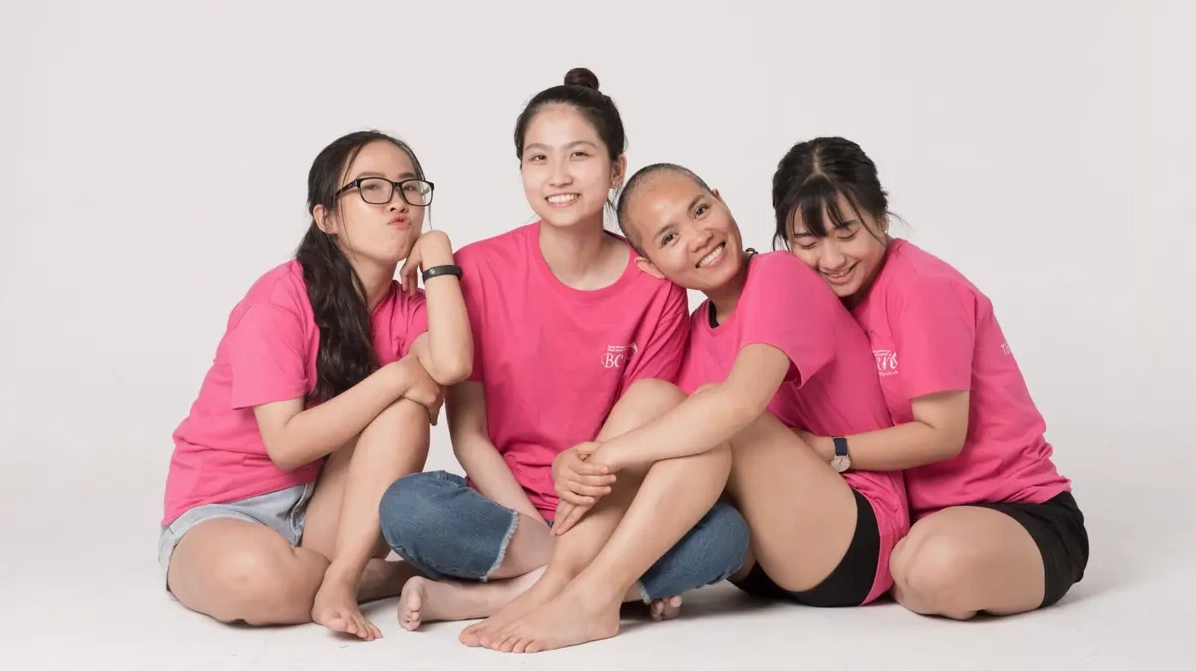Hình ảnh khuyến khích việc yêu thương bản thân để vượt qua nỗi buồn