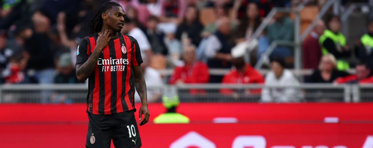 Hình ảnh Rafael Leão trong màu áo Milan giữa tâm bão tin đồn chuyển nhượng đến Bayern và Barcelona