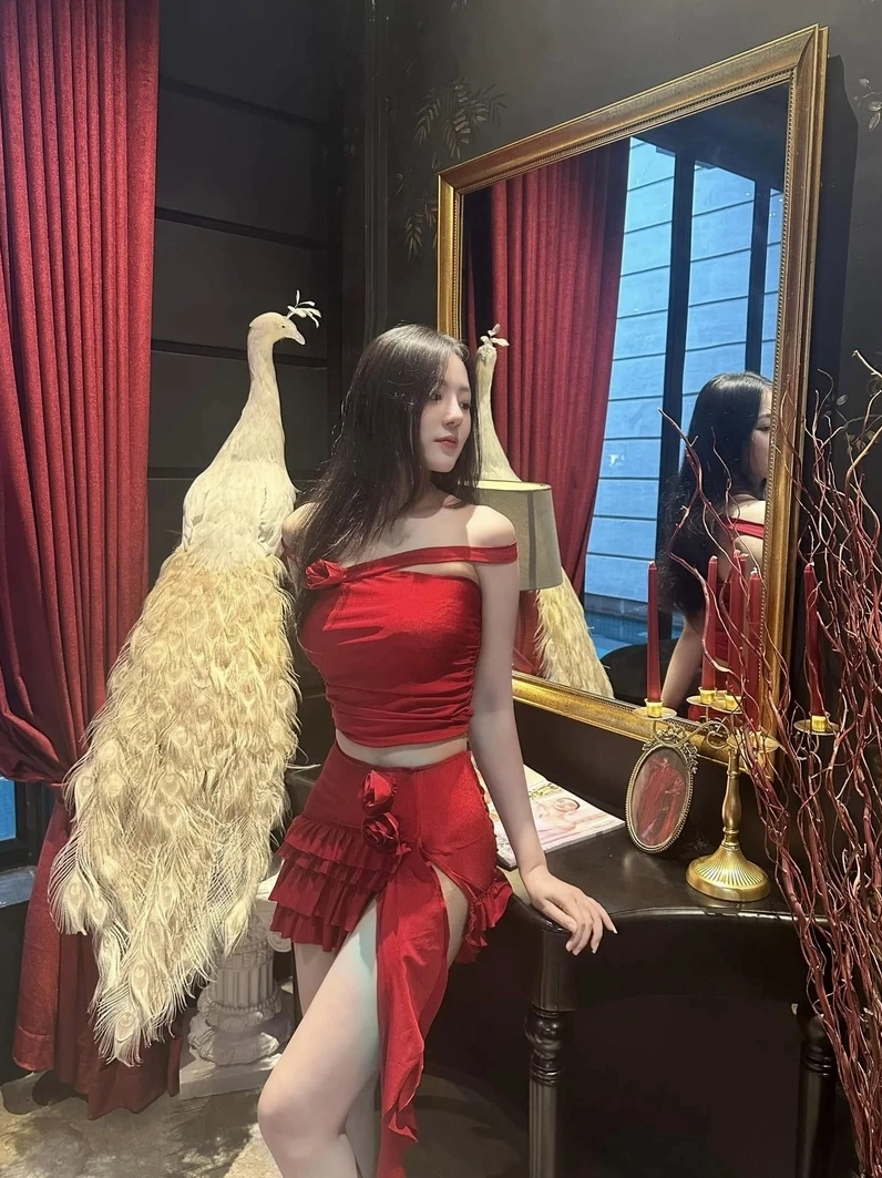Hot girl sinh năm 2003 khoe nhan sắc xinh đẹp và nét trẻ trung đầy năng lượng