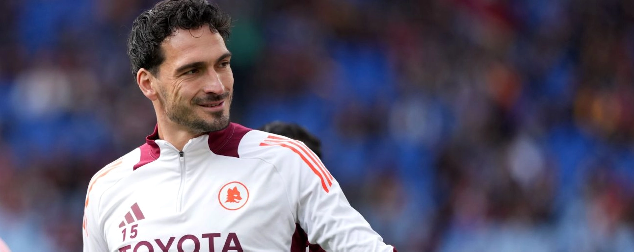 Hummels khởi động trên đất Ý trong màu áo bã trầu