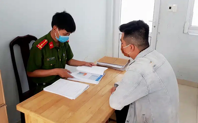 Hướng dẫn nhanh cách viết mẫu đơn trình báo công an xã