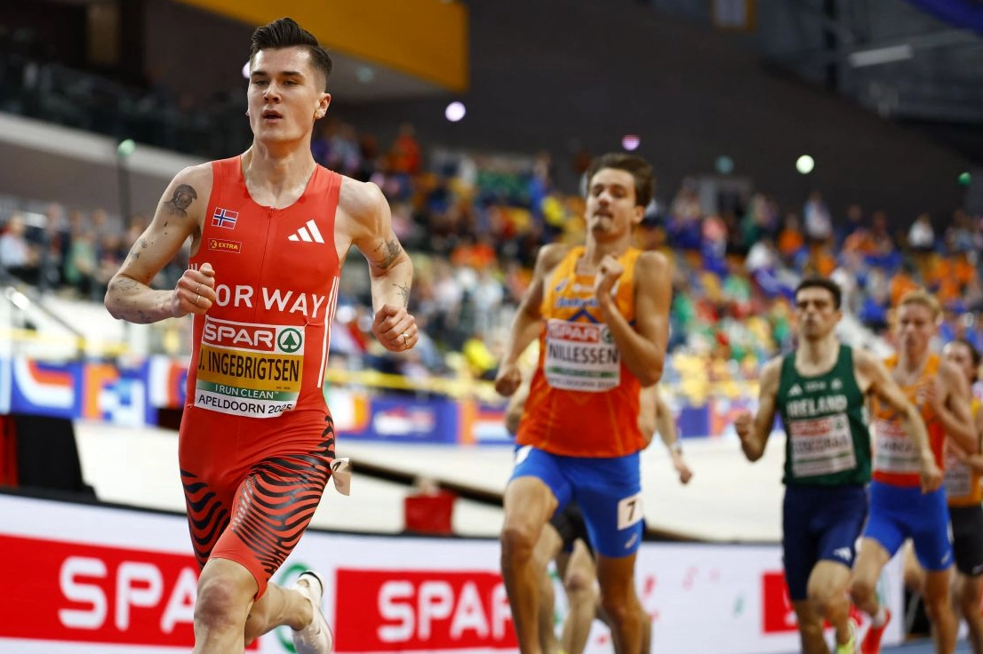 Jakob Ingebrigtsen thi đấu tại giải vô địch điền kinh trong nhà châu Âu ở Hà Lan