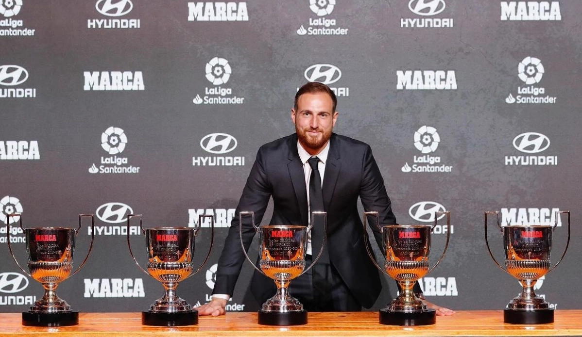Jan Oblak tự hào nâng cao danh hiệu cá nhân Zamora vinh danh thủ môn xuất sắc nhất giải đấu