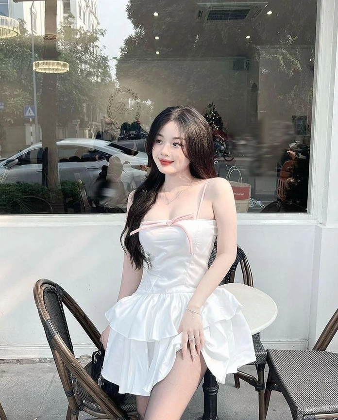 Khoảnh khắc đời thường giản dị nhưng vô cùng xinh đẹp của nữ sinh cấp 3