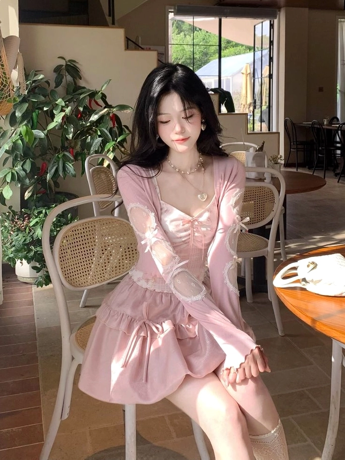 Khoảnh khắc thời trang dạo phố thu hút mọi ánh nhìn của mỹ nhân sở hữu thân hình chuẩn