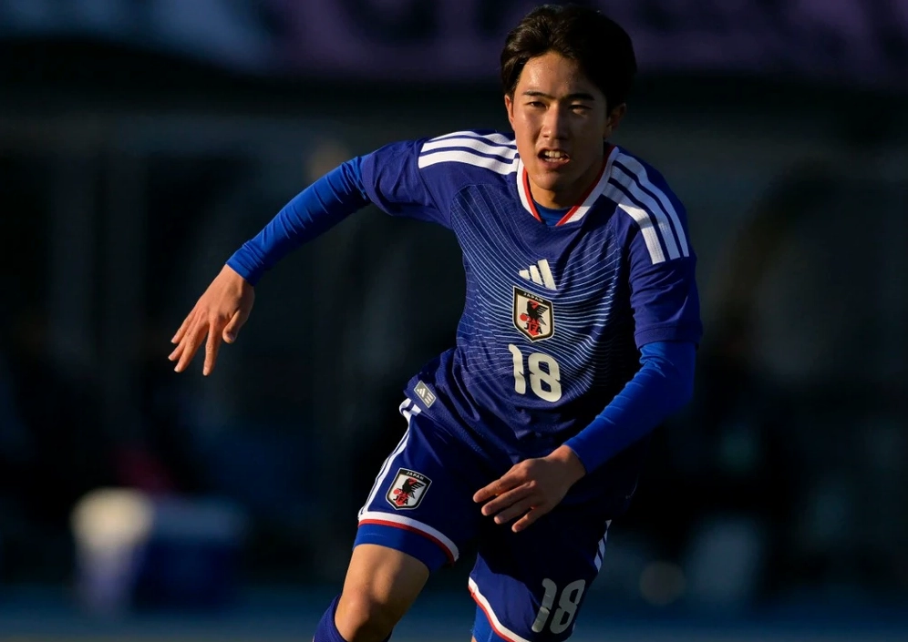 Khoảnh khắc tỏa sáng của cầu thủ Ryunosuke Sato trên sân cỏ