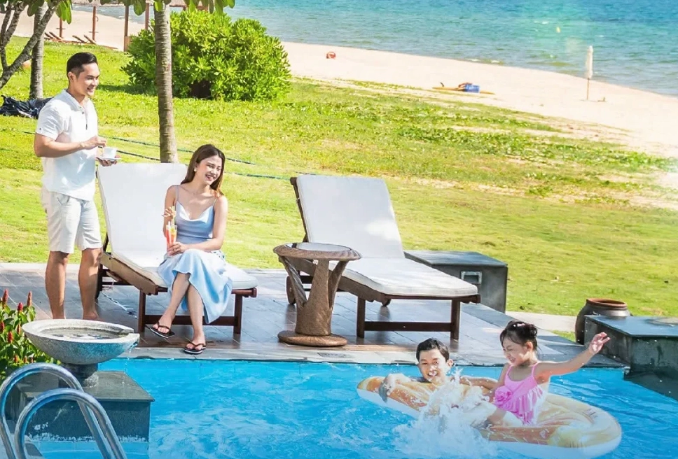 Không gian bên trong chính điện Chùa Ông Cần Thơ trang nghiêm tĩnh lặng