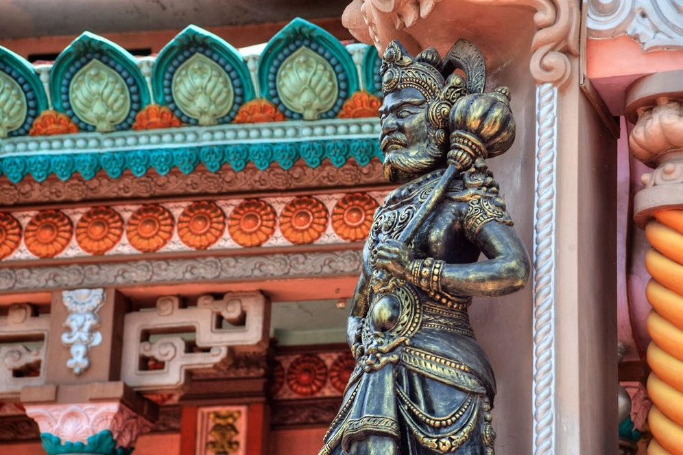 Không gian sân chùa Tây An thanh tịnh