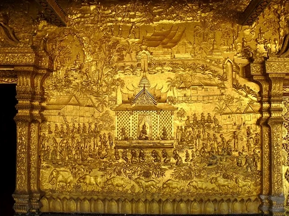 Không gian thanh tịnh và cổ kính bao quanh ngôi danh lam cổ tự Wat Mai