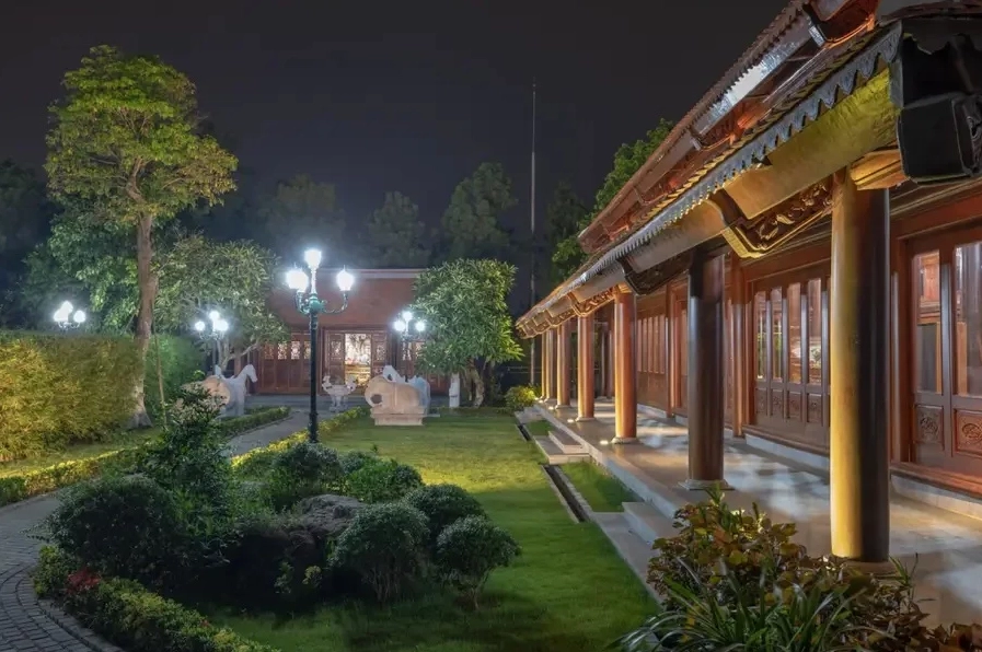 Không gian thanh tịnh và trang nghiêm tại khuôn viên Chùa Dạm Bắc Ninh